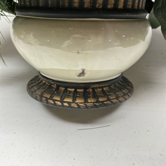 Holiday Centerpiece Floral, Poinsettias, Pinecones , Cardinals - Picture 3 of 7